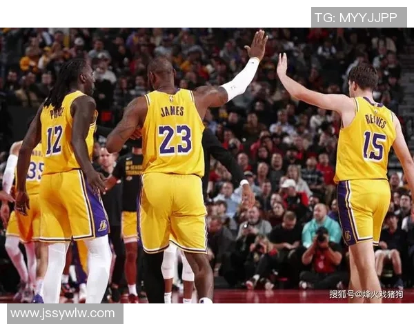 勒布朗詹姆斯领衔湖人对决掘金队的精彩较量与战术分析 勒布朗詹姆斯领衔湖人对决掘金队的精彩较量与战术分析