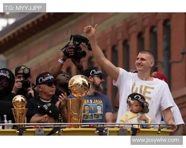 马刺与76人激战12月8日谁能在这场对决中笑到最后