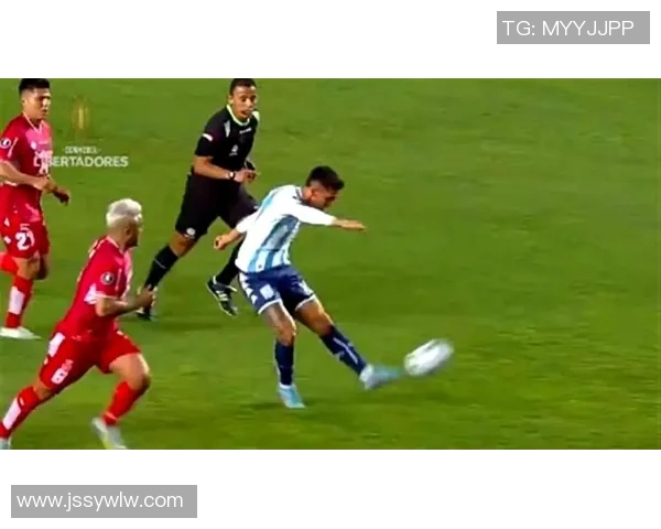 克鲁赛罗与智力大学的激烈对决揭示南美足球的魅力与竞争力 克鲁赛罗与智力大学的激烈对决揭示南美足球的魅力与竞争力