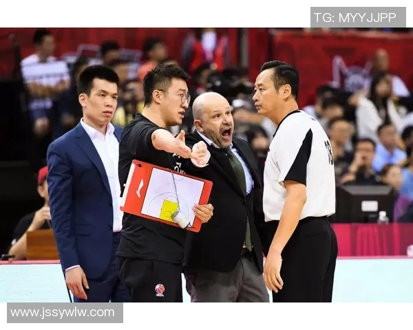 刘晓宇的奋斗历程与篮球梦想如何在赛场上绽放光彩