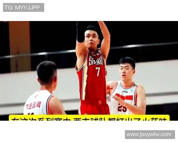 国安鲁能之战裁判组表现引发争议球迷热议判罚尺度与公正性 国安鲁能之战裁判组表现引发争议球迷热议判罚尺度与公正性