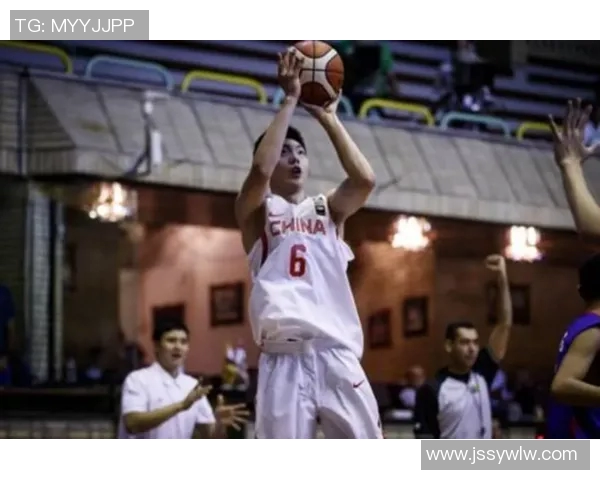 胡明轩：从青涩球员到篮球场上的璀璨明星之路与成长故事