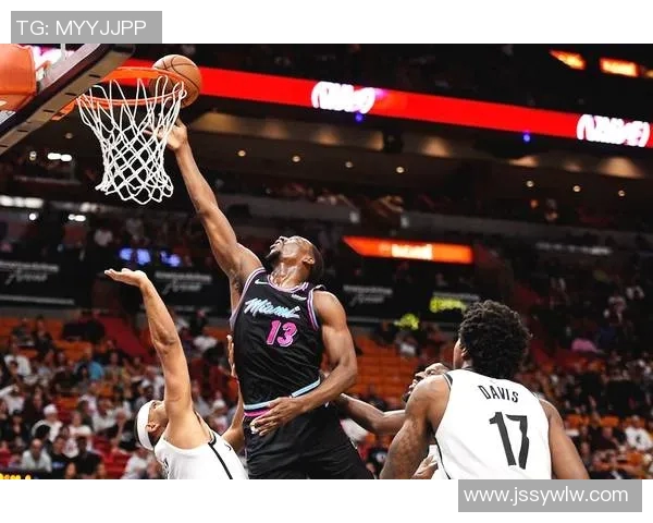 詹姆斯狂砍49分热火对决篮网展现超级巨星风采