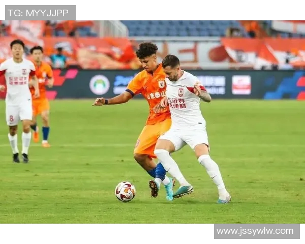 鲁能泰山与上海绿地的激烈对决展现中超联赛的精彩与魅力 鲁能泰山与上海绿地的激烈对决展现中超联赛的精彩与魅力