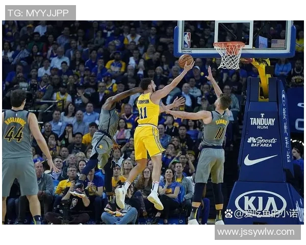 8号爵士与灰熊激战正酣球迷期待精彩对决与逆转时刻