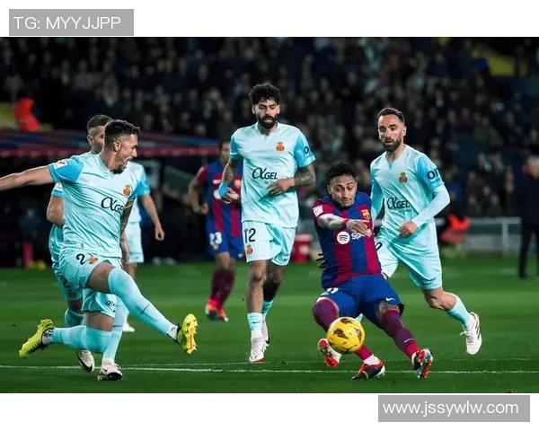 巴塞罗那与西班牙国家队精彩回播分析与赛后点评